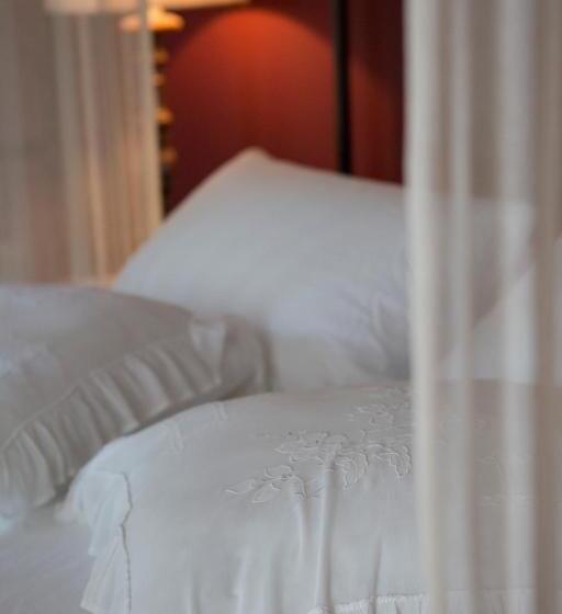 스탠다드 룸 킹사이즈 침대, Leconvertite