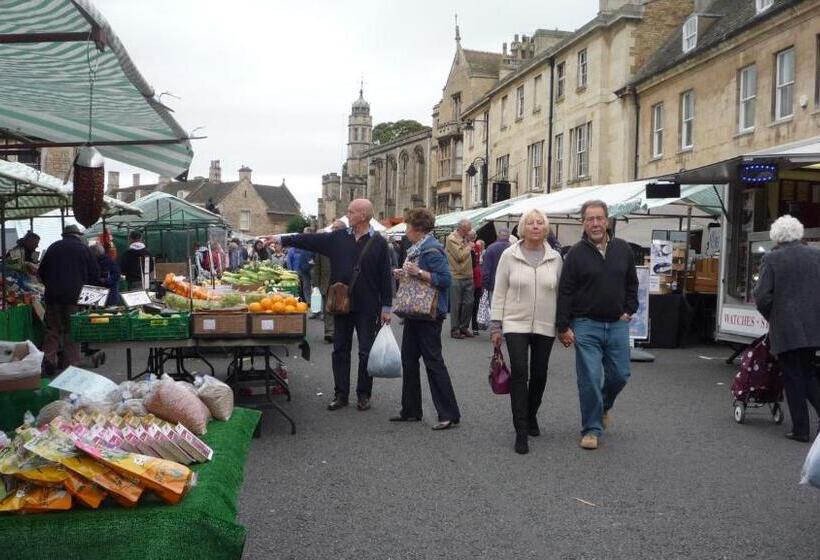 غرفة إقتصادية, The Little Annexe