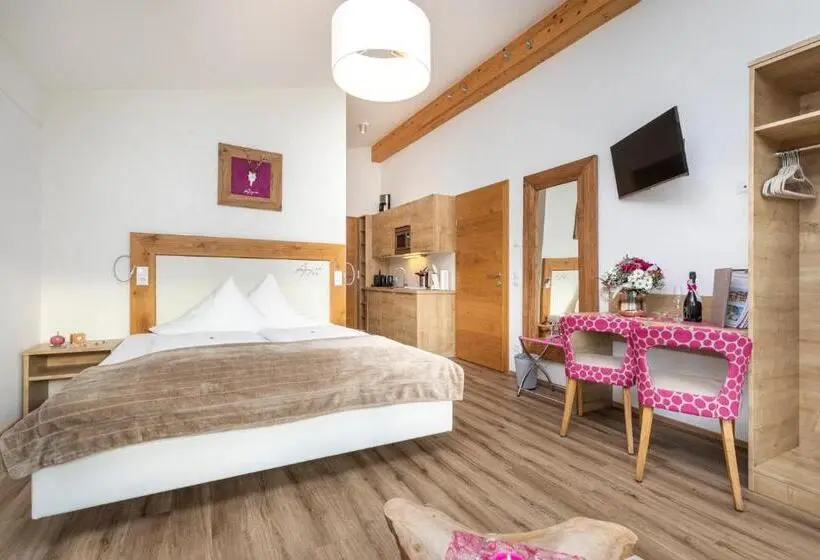 Perhestudio, Enjoy The Alps