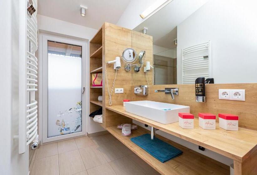 إستديو عائلى, Enjoy The Alps