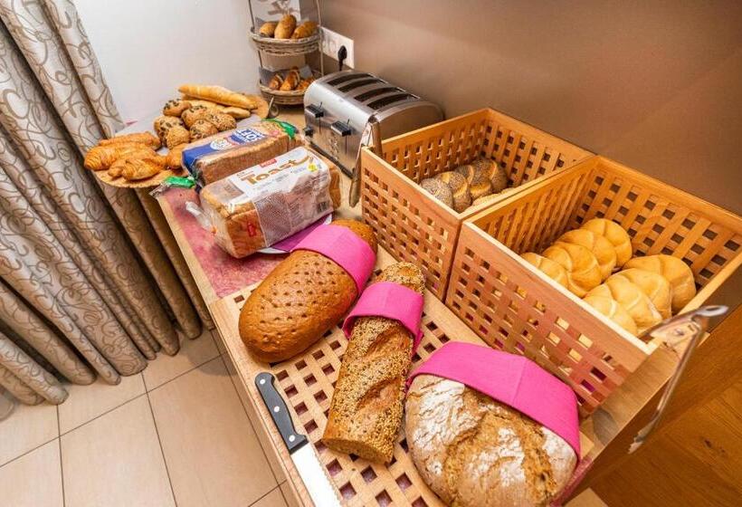 إستوديو قياسى ذو إطلالة, Enjoy The Alps