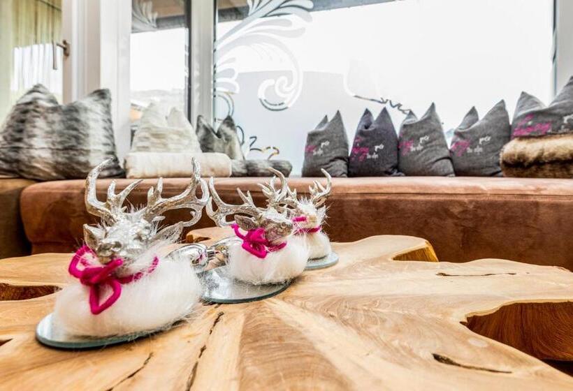 شقة غرفتين, Enjoy The Alps