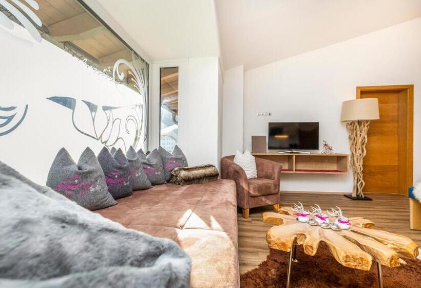 شقة غرفتين, Enjoy The Alps