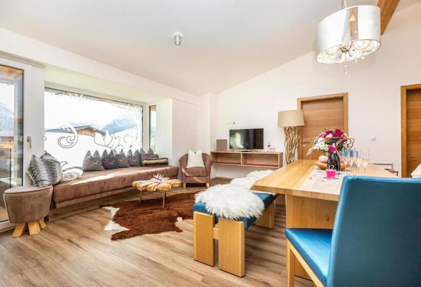 شقة غرفتين, Enjoy The Alps