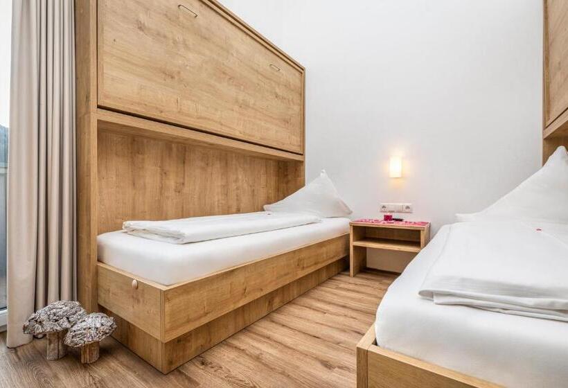 شقة غرفتين, Enjoy The Alps