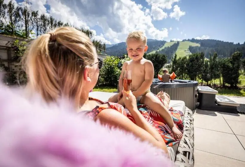 Perhehuone, Enjoy The Alps