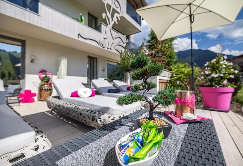 غرفة عائلية, Enjoy The Alps