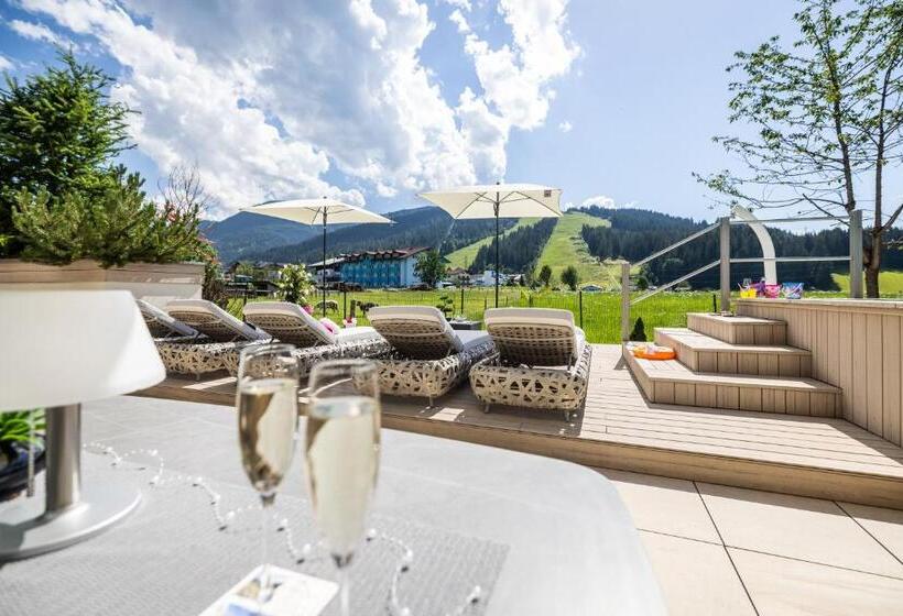 غرفة عائلية, Enjoy The Alps