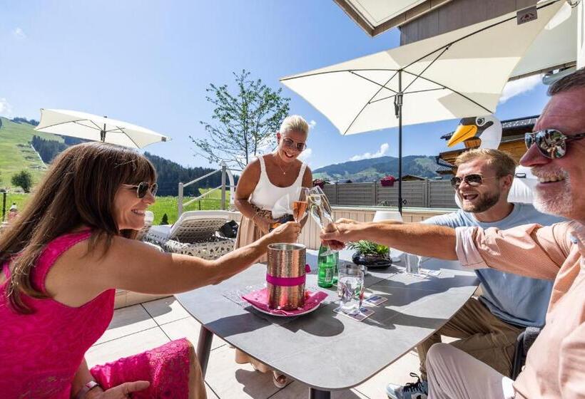 غرفة عائلية, Enjoy The Alps