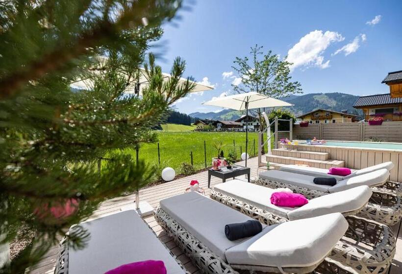 غرفة عائلية, Enjoy The Alps