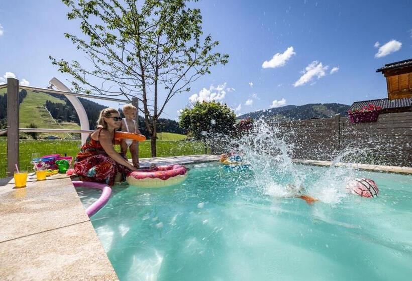 غرفة عائلية, Enjoy The Alps