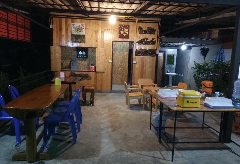 חדר בסיסי, Ban Suan Sukjai Mae Sariang