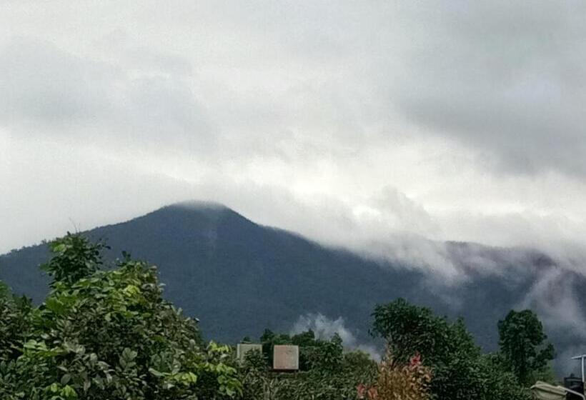 חדר בסיסי, Ban Suan Sukjai Mae Sariang