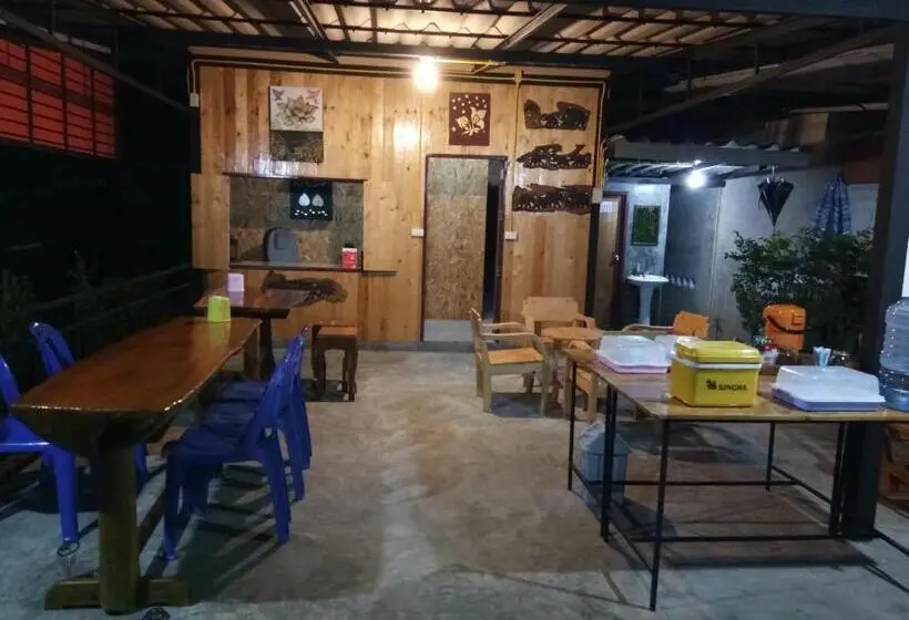 バルコニー付きデラックスルーム, Ban Suan Sukjai Mae Sariang