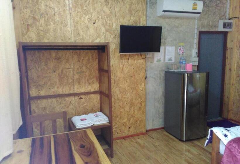 חדר בסיסי, Ban Suan Sukjai Mae Sariang