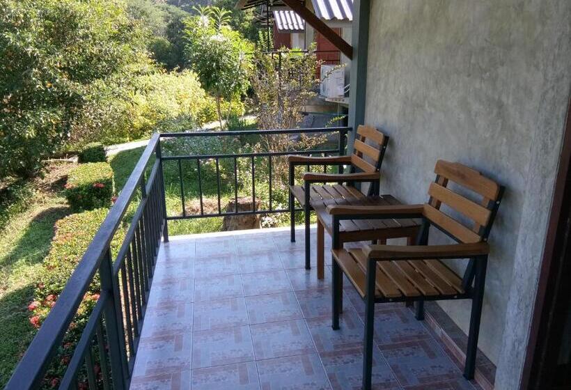 חדר סטנדרט עם מרפסת, Ban Suan Sukjai Mae Sariang