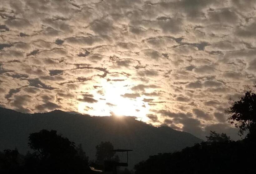 חדר לארבעה סטנדרטי עם נוף לגינה, Ban Suan Sukjai Mae Sariang