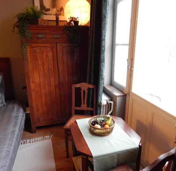 Номер Deluxe, Les Remparts