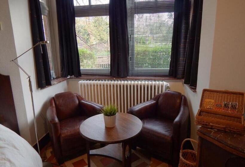 Номер Стандарт Вид на Сад, Les Remparts