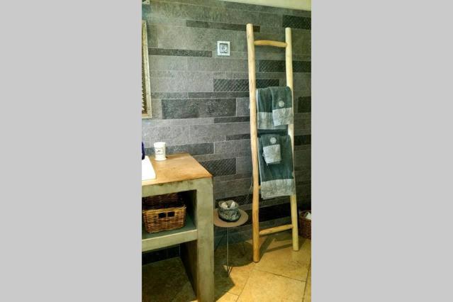 اتاق استاندارد با تراس, Fontaine De Cérier