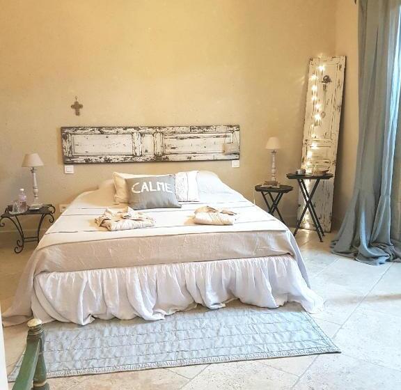 اتاق استاندارد با تراس, Fontaine De Cérier