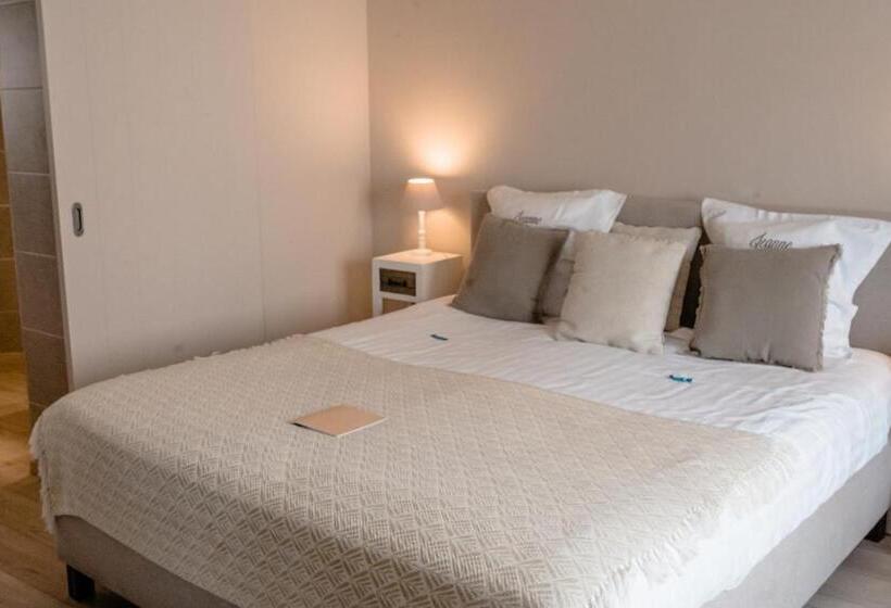 豪华房间, Jeanne