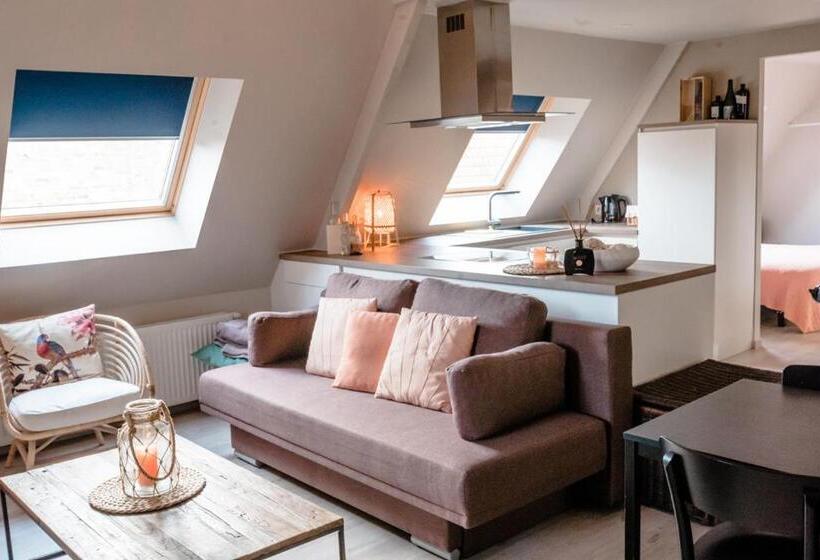 带露台的标准工作室, Jeanne