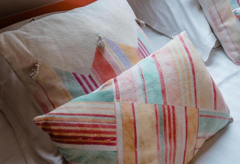 带露台的标准工作室, Jeanne