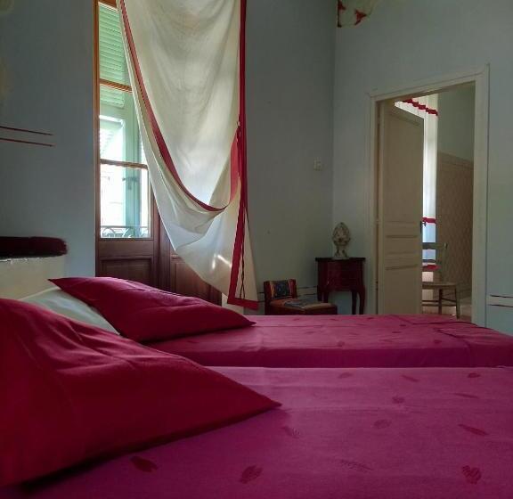 Quarto Deluxe, La Casa Rosa