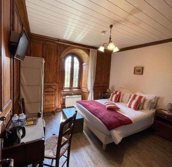 Номер Стандарт, Manoir Du Grail