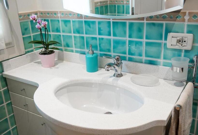 חדר סטנדרט לשלושה, Rosa Del Grappa