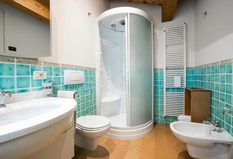 חדר סטנדרט לשלושה, Rosa Del Grappa