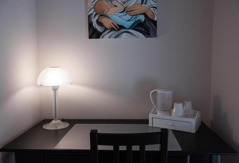 חדר סטנדרט לשלושה, Rosa Del Grappa