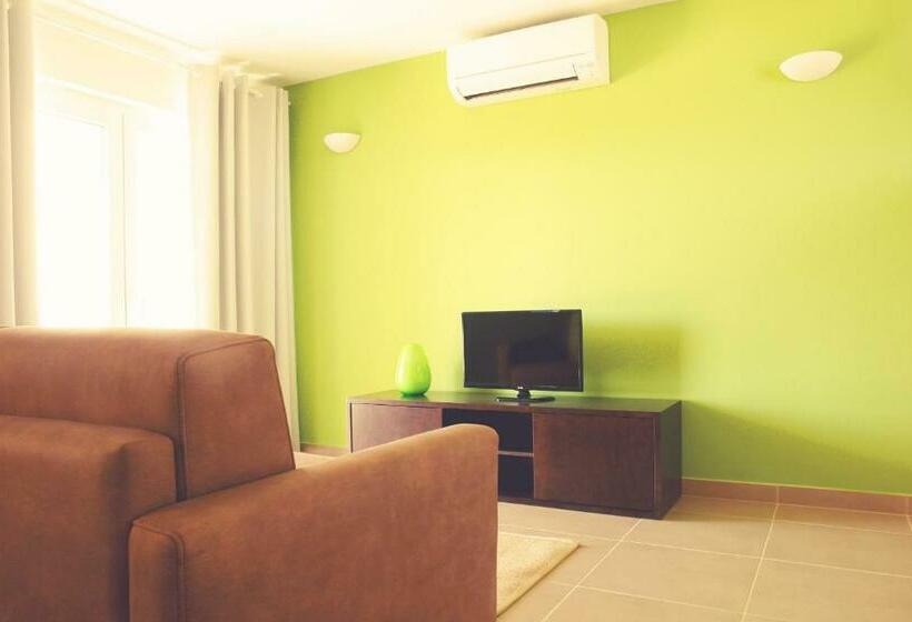 Дом 1 Спальня, Casas Novas Da Fataca