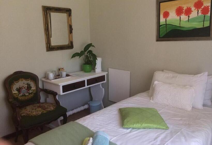 スタンダードシングルルーム, At The View B&b