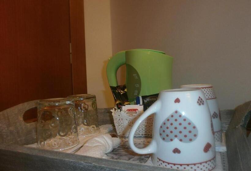 庭の見えるスタンダードトリプルルーム, B&b Dosso Quarel