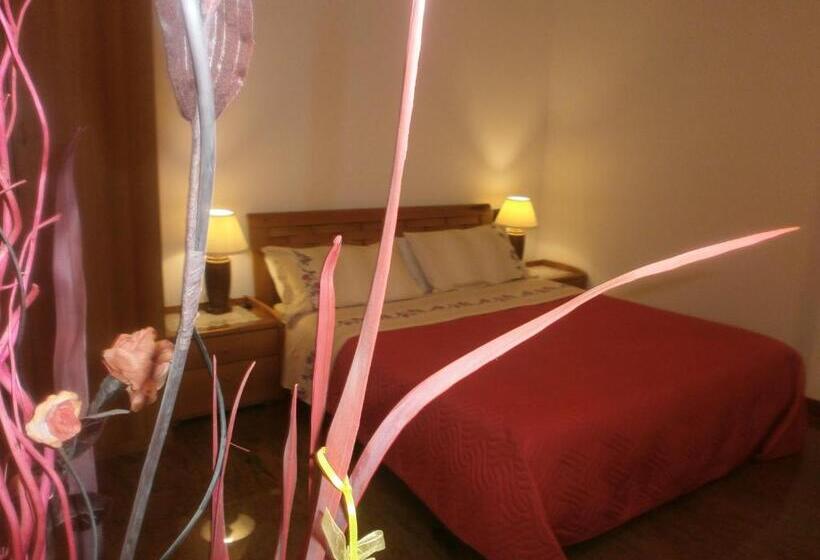 庭の見えるスタンダードトリプルルーム, B&b Dosso Quarel