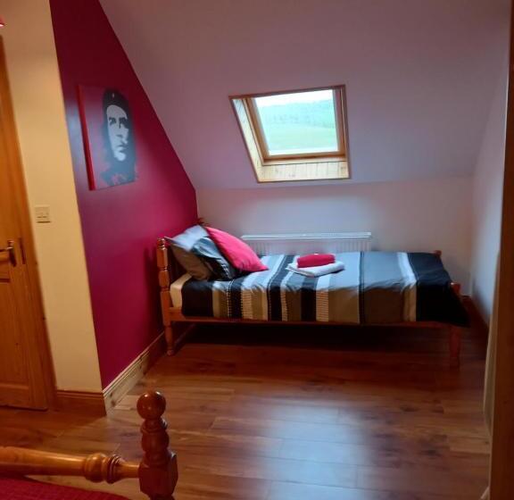Семейный Номер, A New U Country Cottage