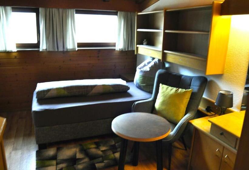 标准单人间, Garni Schwarzenstein