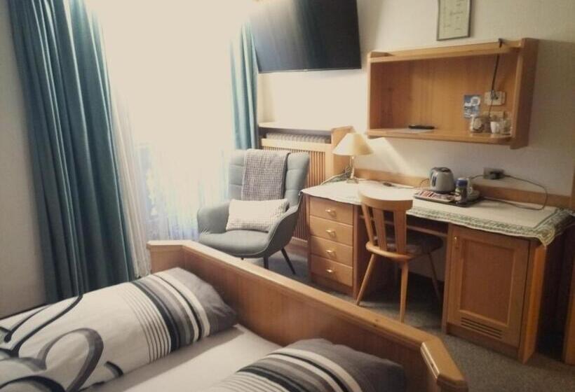 小型套房带阳台, Garni Schwarzenstein