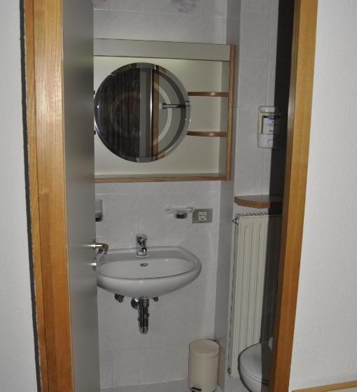 带阳台的三人标准间, Garni Schwarzenstein