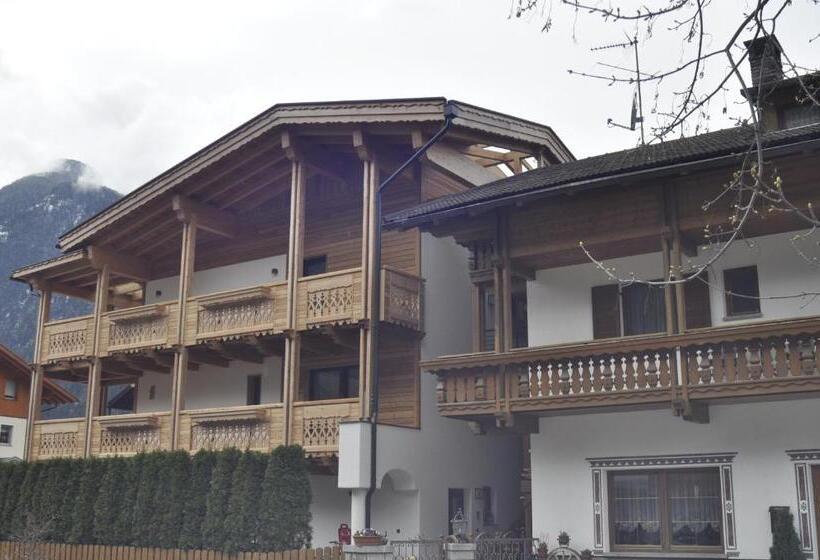 带阳台的三人标准间, Garni Schwarzenstein