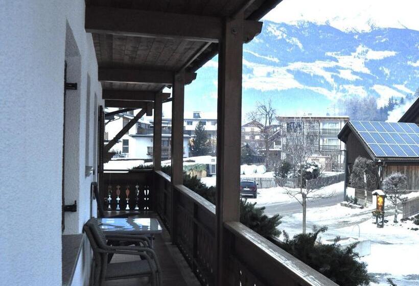 带阳台的三人标准间, Garni Schwarzenstein