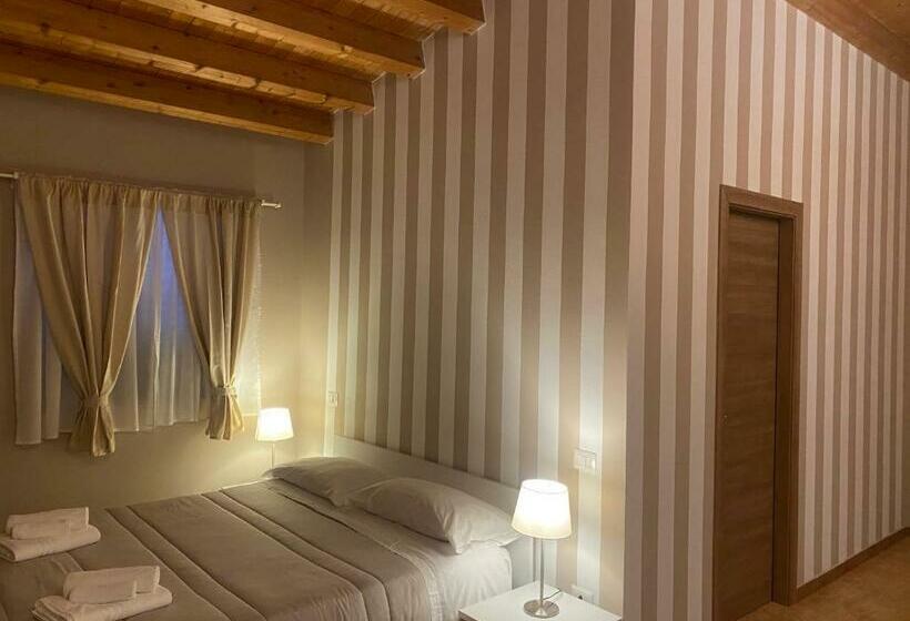 Номер Стандарт Кровать Кинг Адаптированный для Инвалидов, La Valle Degli Ulivi