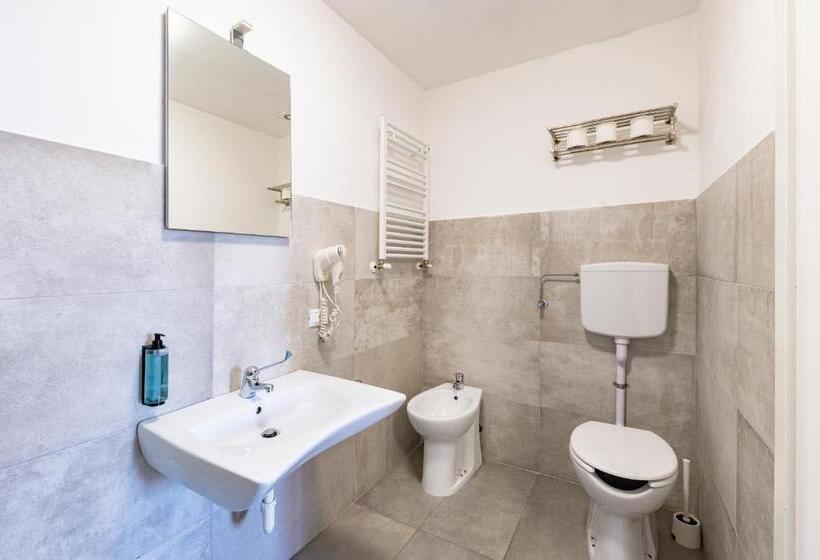 استودیوی استاندارد, Rabbit Home