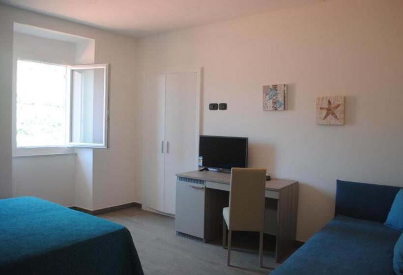 اتاق لوکس با تخت بزرگ, Affittacamere Piazza Castello