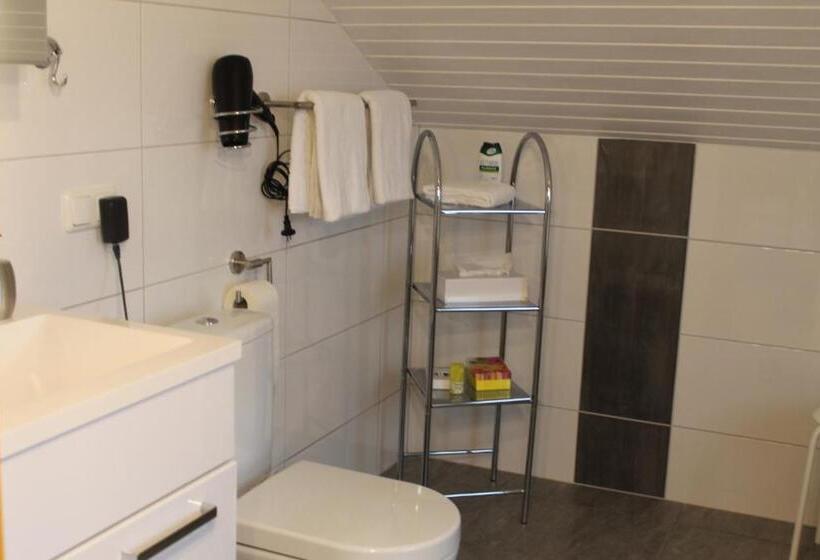 标准三人间, Gästehaus Am Sonnenberg