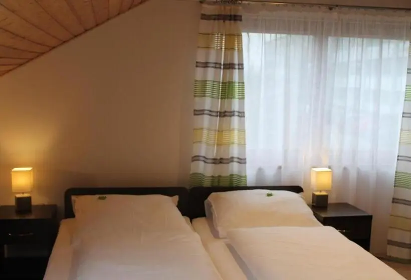 スタンダード４人部屋, Gästehaus Am Sonnenberg