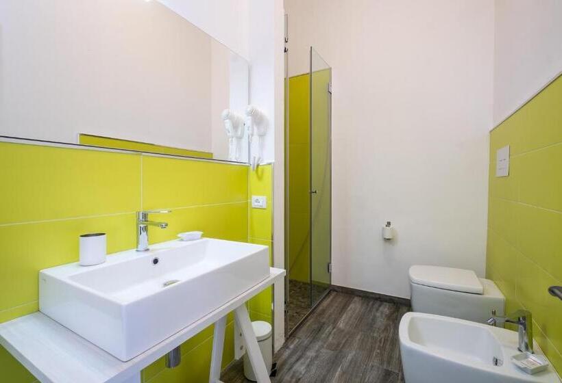 带大床的标准间, Le Cupole Design