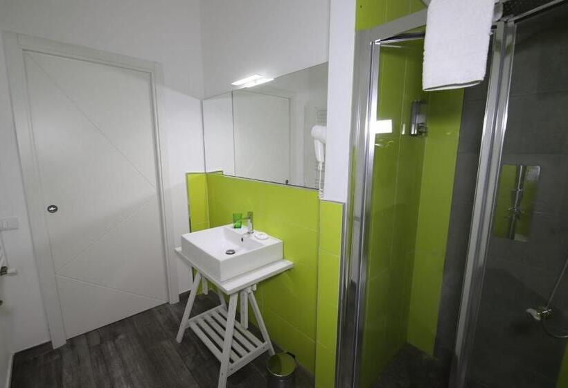 带大床的标准间, Le Cupole Design